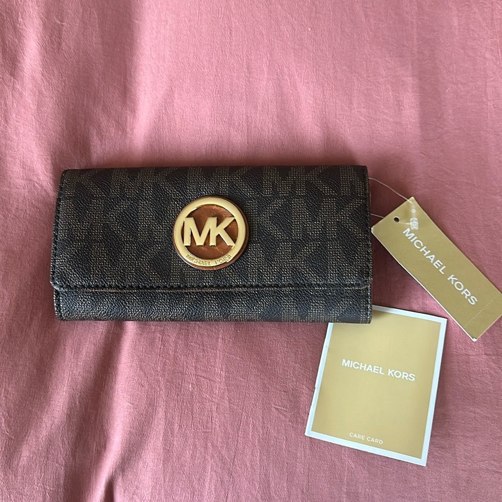 Michael Kors Brown Flap Wallet (NWT) Fulton with Care Card
